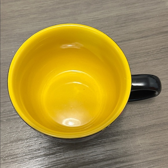 Disney Hakuna Matata Lion King 20oz Black Latte Mug with Yellow Interior - Picture 2 of 5